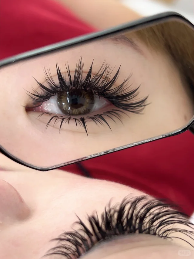 睫毛延長技術：如何選擇最適合您的方案